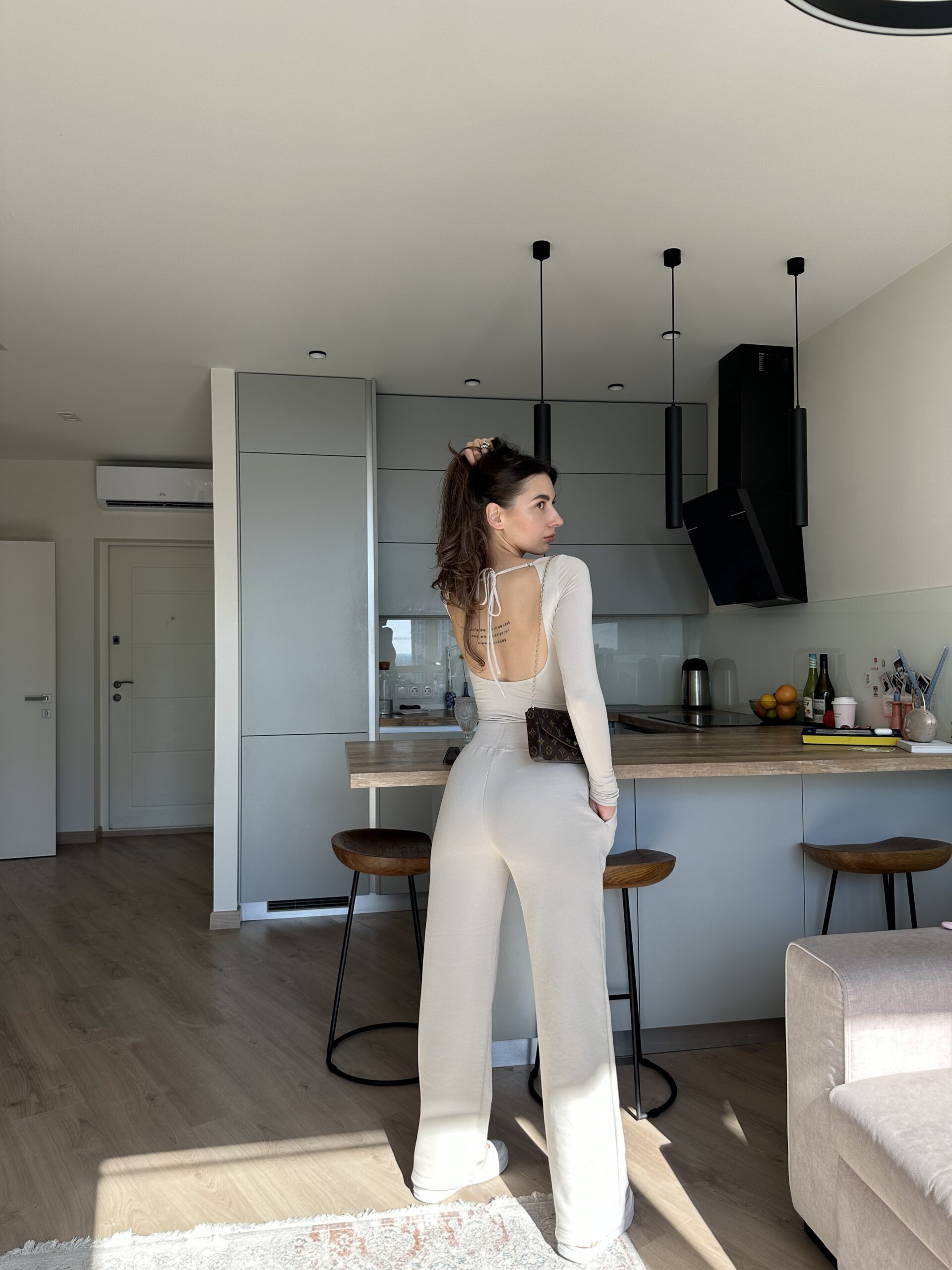 beige